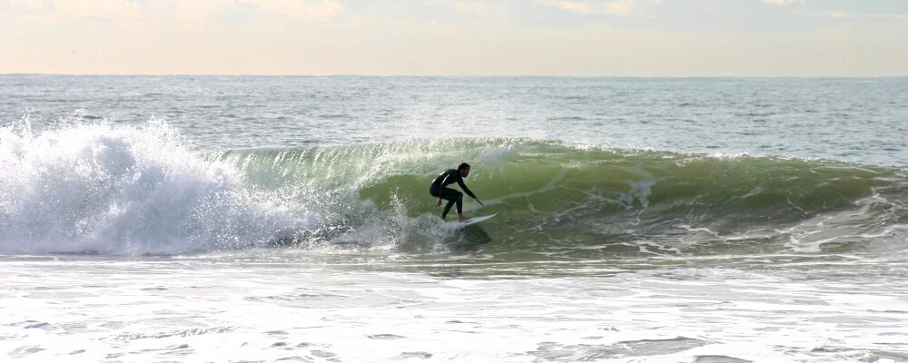 Cascais surfing