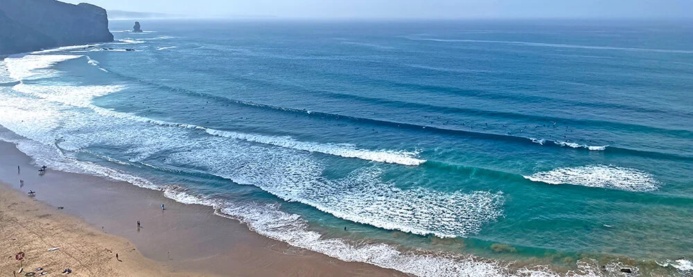 Surfing the best waves of Aljezur in Arrifana